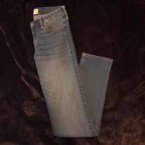 Hollister skinny jean-light wash